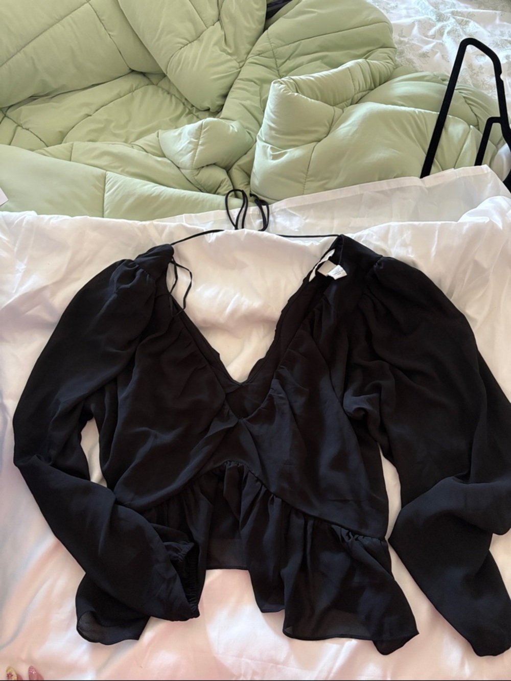 H&M Black Long Sleeve V-Neck Peplum Blouse